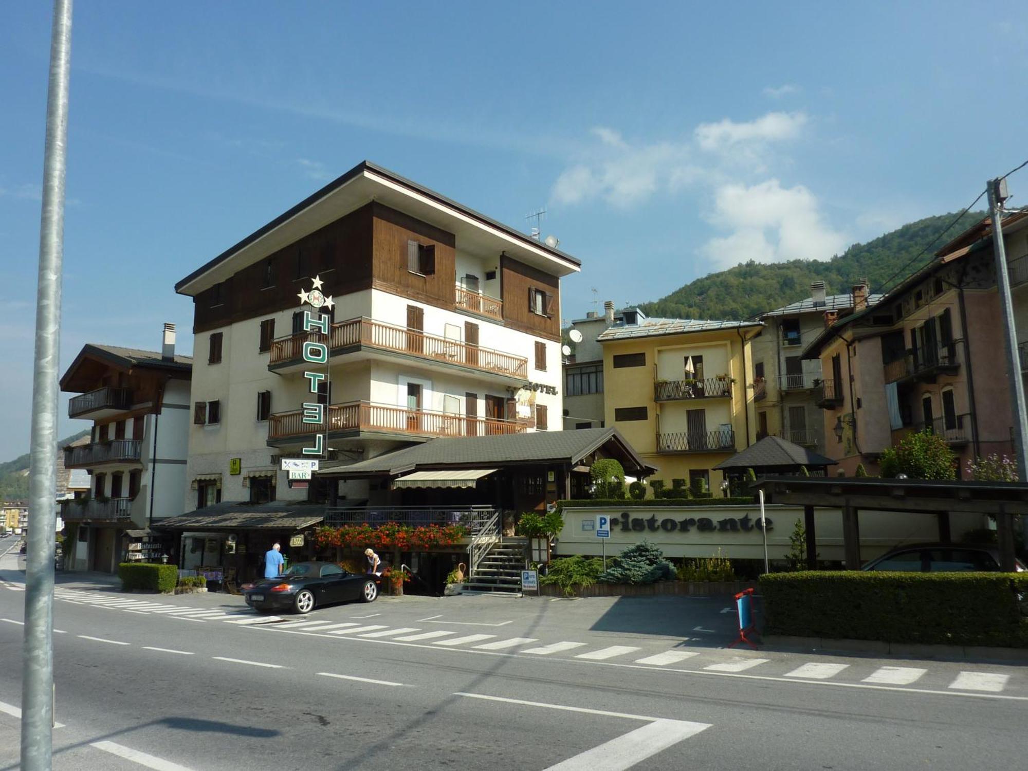 Albergo Nazionale Вернанте Екстериор снимка